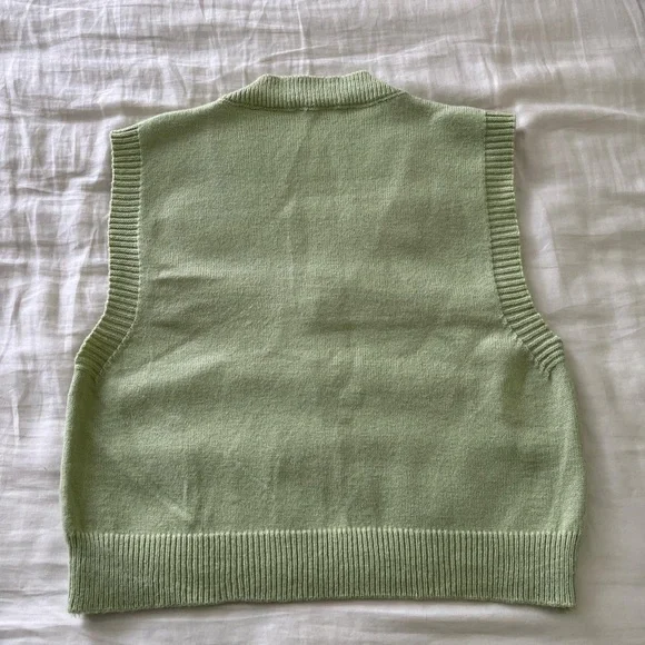 Green Cropped Vest - Picture 2 of 2